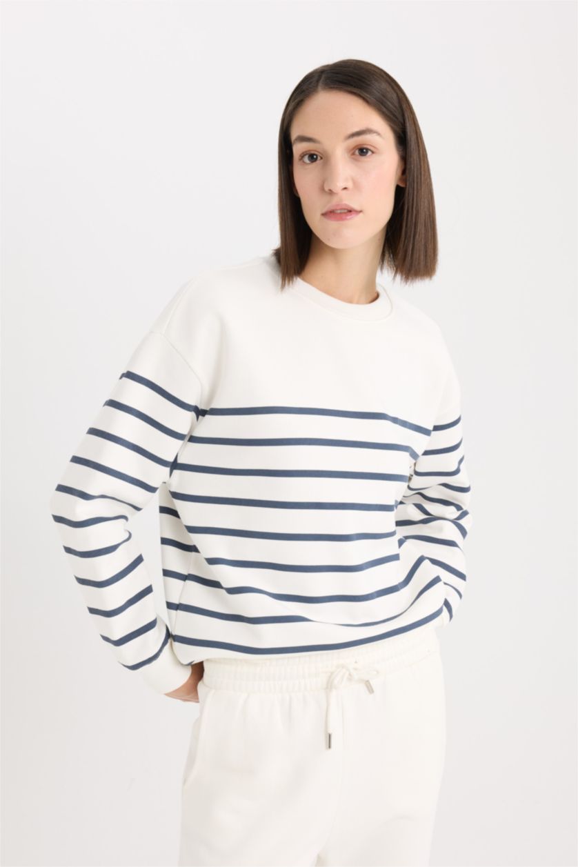 Kadın Ekru Relax Fit Bisiklet Yaka Çizgili Sweatshirt