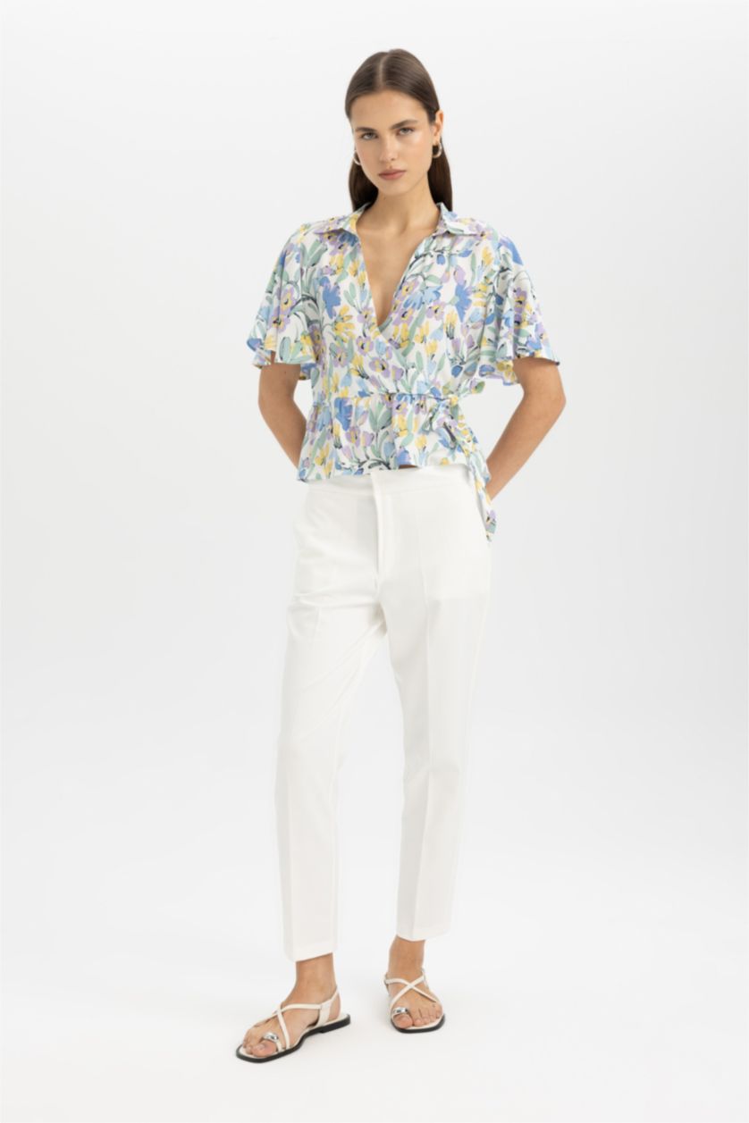 Kadın Açık Lila Fitted Kruvaze Yaka Çiçekli Maroken Kısa Kollu Bluz