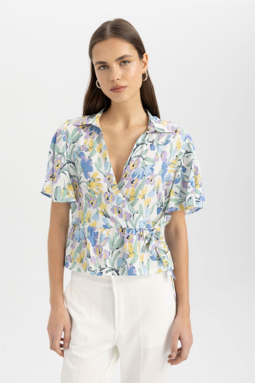 Kadın Açık Lila Fitted Kruvaze Yaka Çiçekli Maroken Kısa Kollu Bluz