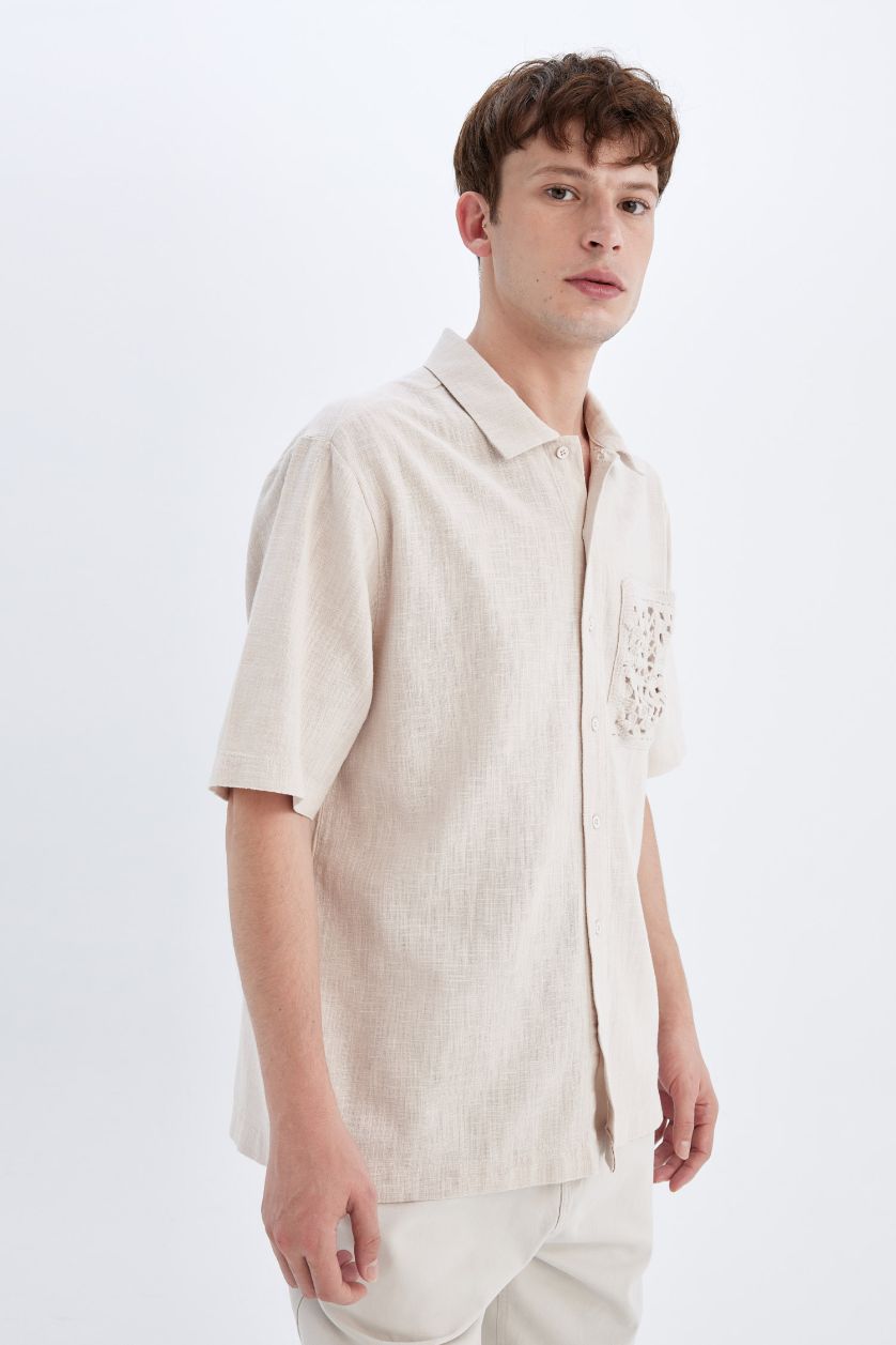 Erkek Doğal Açık Bej Relax Fit Yazlık Polo Yaka Pamuklu Kısa Kollu Cepli Gömlek