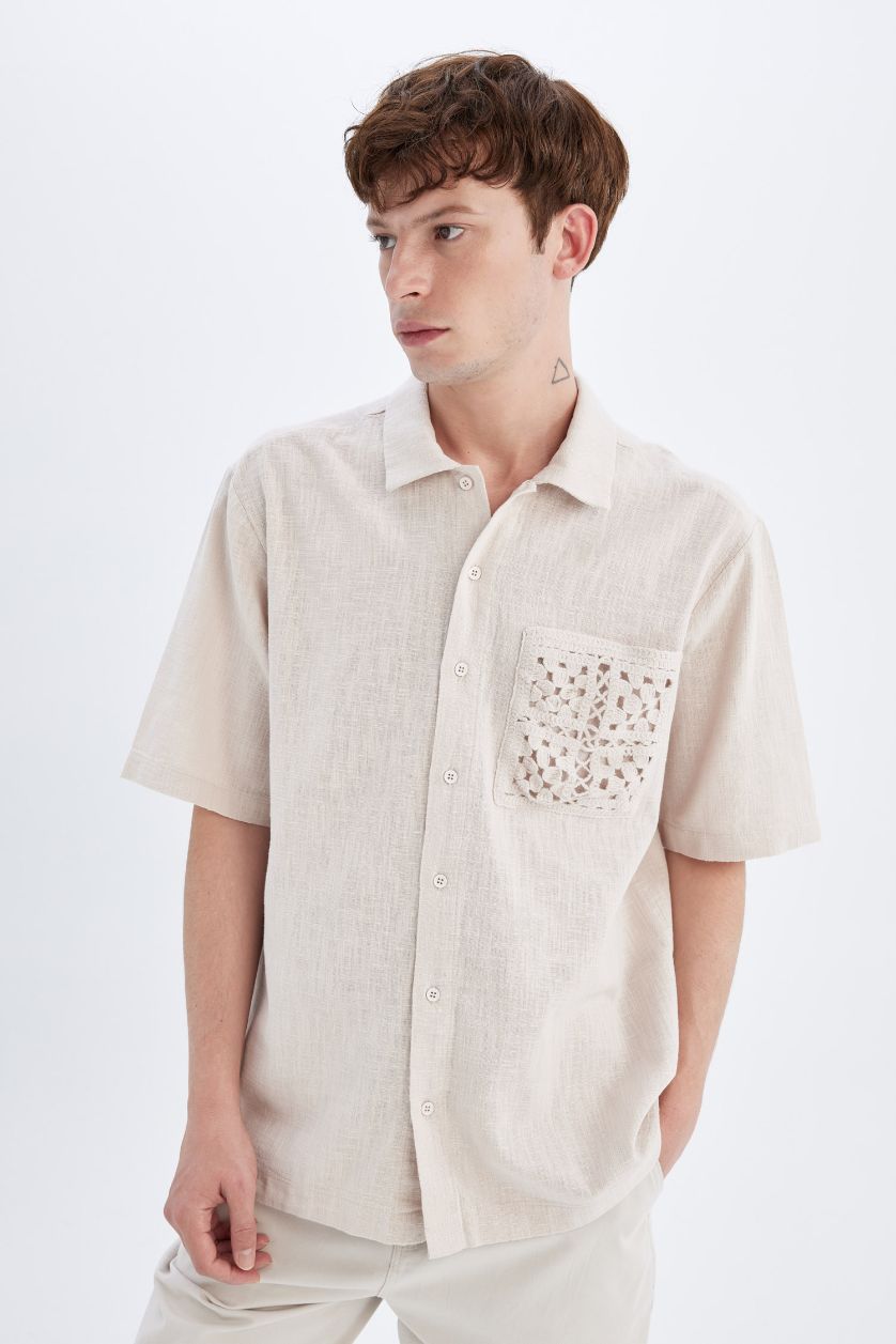 Erkek Doğal Açık Bej Relax Fit Yazlık Polo Yaka Pamuklu Kısa Kollu Cepli Gömlek