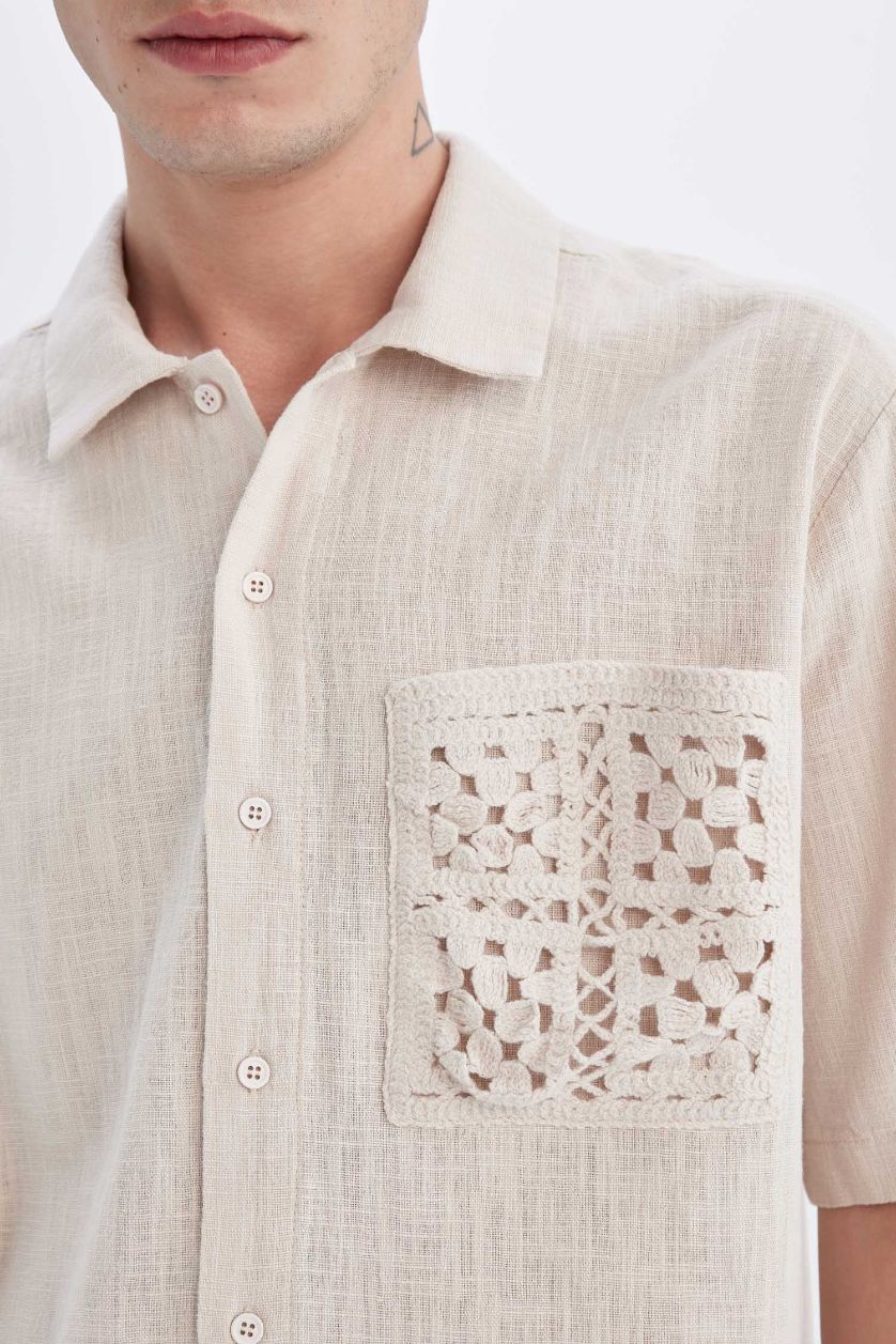 Erkek Doğal Açık Bej Relax Fit Yazlık Polo Yaka Pamuklu Kısa Kollu Cepli Gömlek