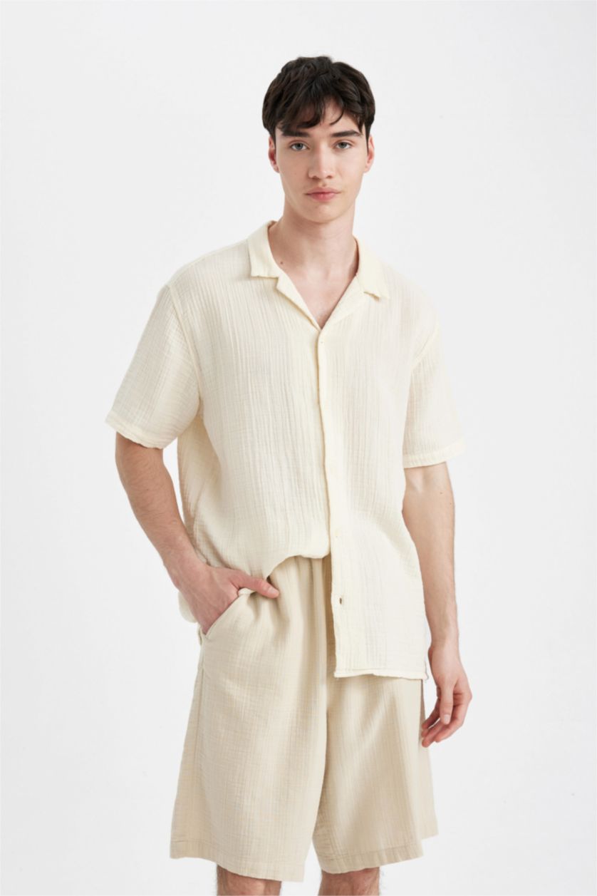 Man Beige Relax Fit Cotton Pocket Basic Bermuda Shorts