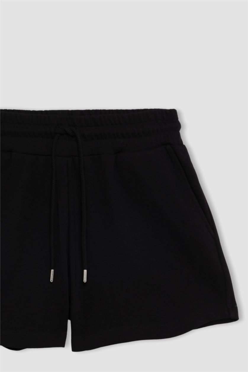 WOMAN Black Regular Fit Normal Waist Regular Hem Bermuda