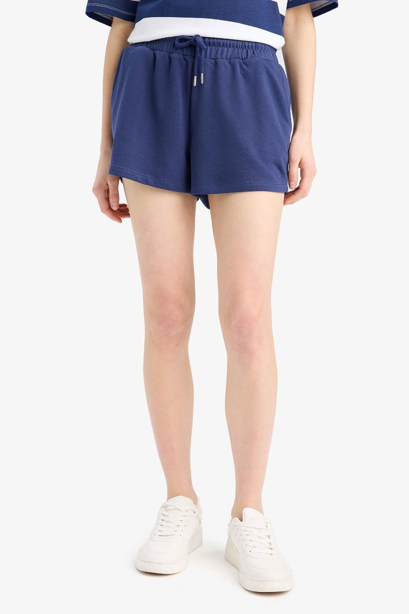 WOMAN NAVY Regular Fit Regular Waist Tied Shorts