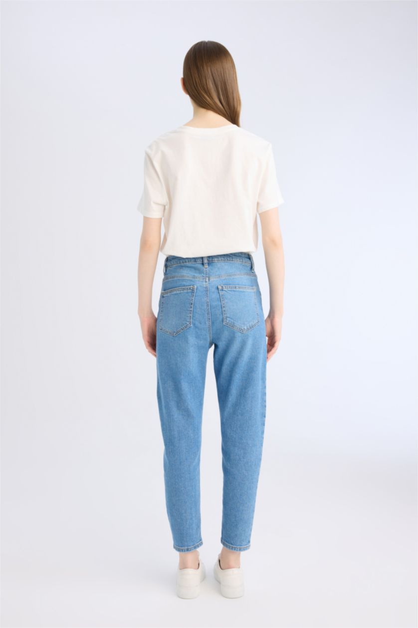 Kadın Açık Mavi Lina Comfort Mom Yüksek Bel Bilek Boy Jean Yıkamalı Pantolon