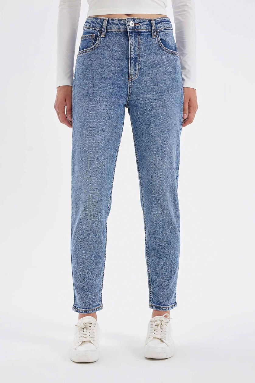Kadın Mavi Lina Comfort Mom Yüksek Bel Rahat Kalıp Hafif Dar Paça Bilek Boy Jean Yıkamalı Pantolon