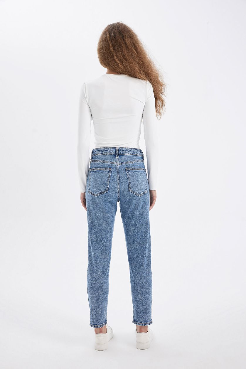 Kadın Mavi Lina Comfort Mom Yüksek Bel Rahat Kalıp Hafif Dar Paça Bilek Boy Jean Yıkamalı Pantolon