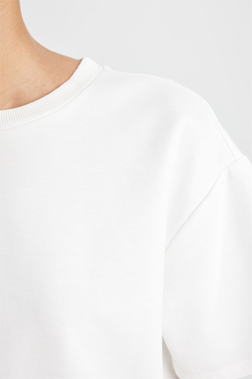 حريمي بيج فاتح Relax Fit Short Sleeve T-Shirt