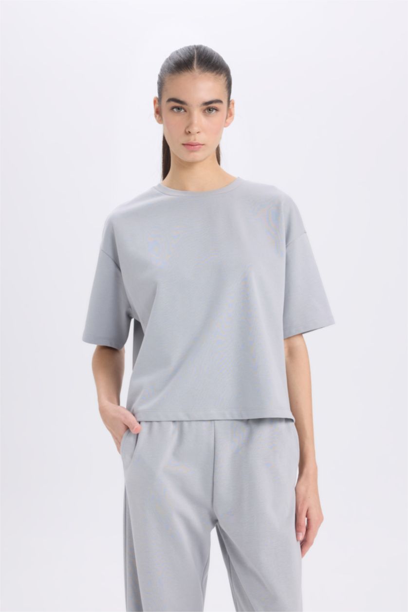 Kadın Açık Gri Relax Fit Bisiklet Yaka Basic Düz Kısa Kollu Tişört