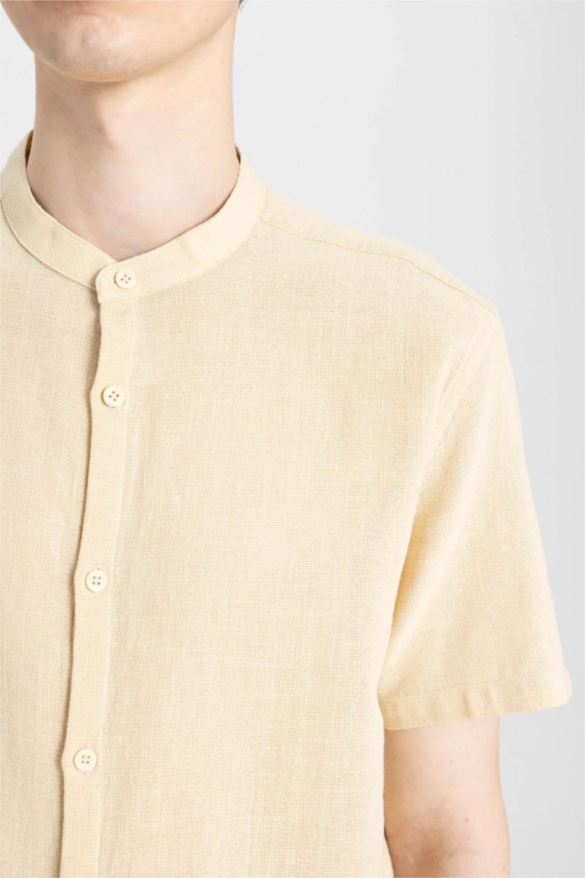 رجالي بيج فاتح قميص نص كم قطن قصة عادية وياقة عالية