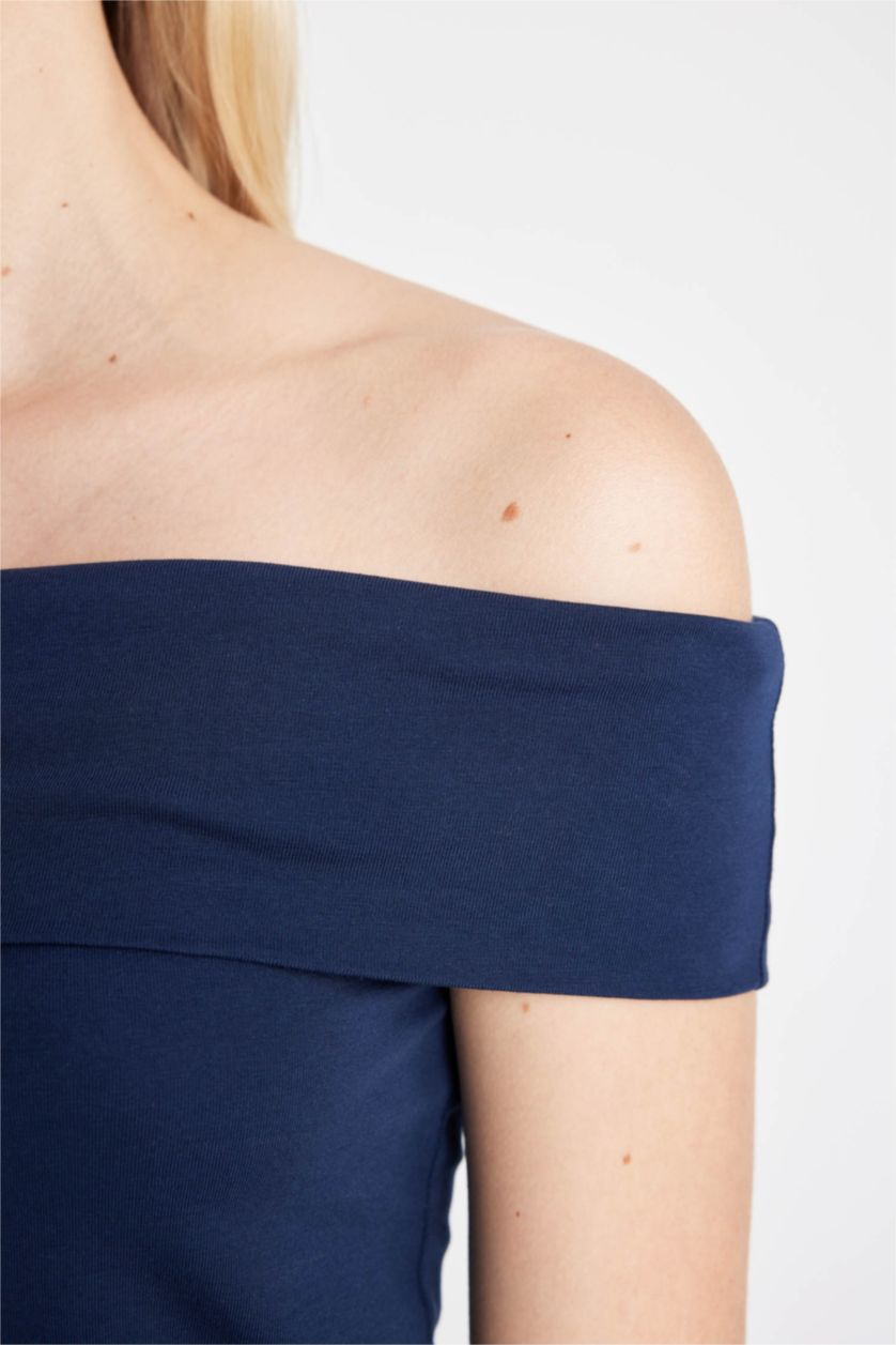 نساء كحلي تيشيرت نص كم سليم فيت بكتف مفتوح