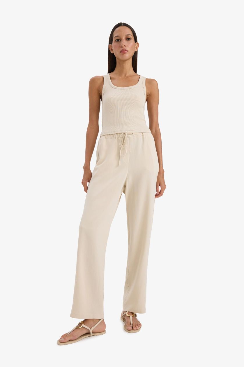 FEMME Beige Pantalon en lin à taille haute et jambes courtes avec poches