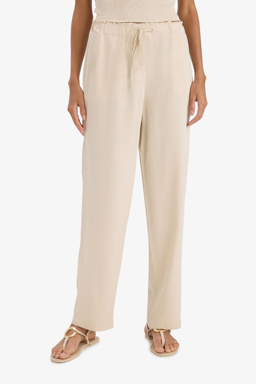 FEMME Beige Pantalon en lin à taille haute et jambes courtes avec poches