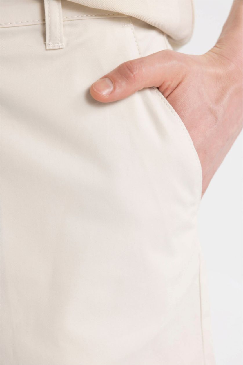 Erkek Ekru Regular Fıt Gabardin Bermuda