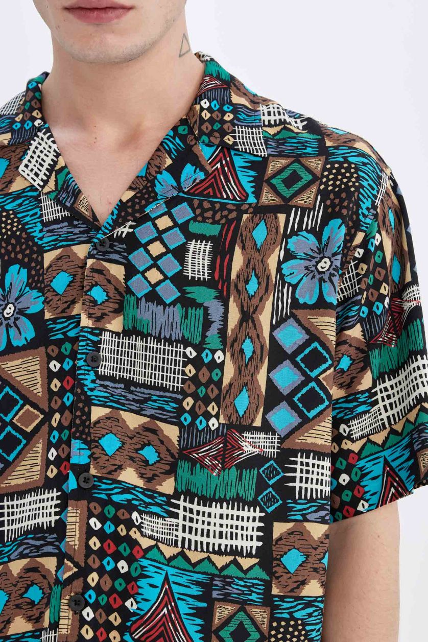 Erkek Açık Kahve Regular Fit Yazlık Apaş Yaka Baskılı Viskon Kısa Kollu Gömlek