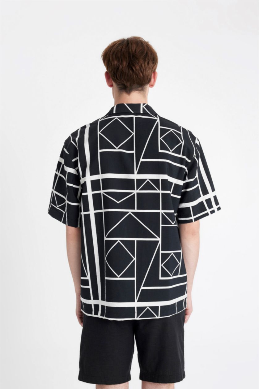 Erkek Siyah Relax Fit Yazlık Apaş Yaka Baskılı Viskon Kısa Kollu Gömlek