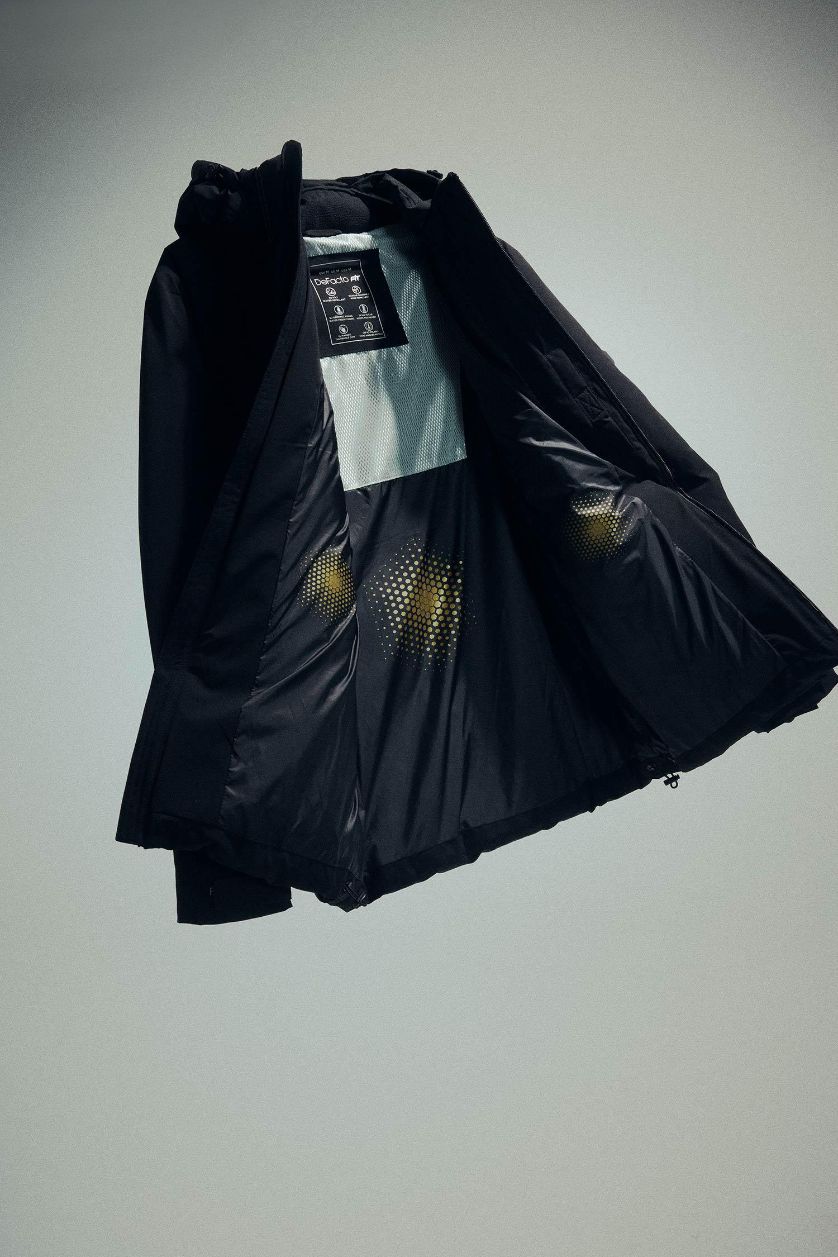 رجال أسود جاكيت تزلج مقاوم للماء مطبوع قصة عادية بغطاء للرأس