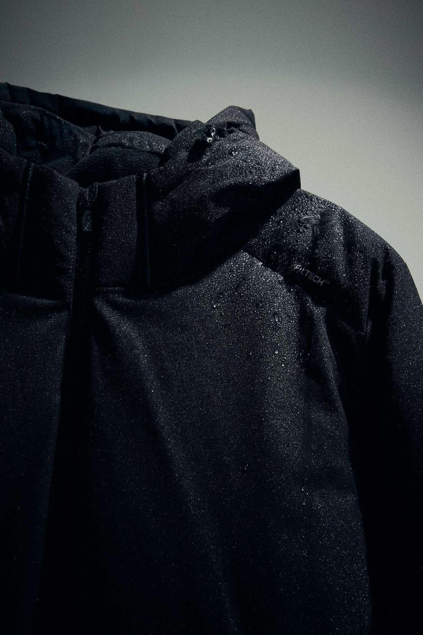 رجال أسود جاكيت تزلج مقاوم للماء مطبوع قصة عادية بغطاء للرأس