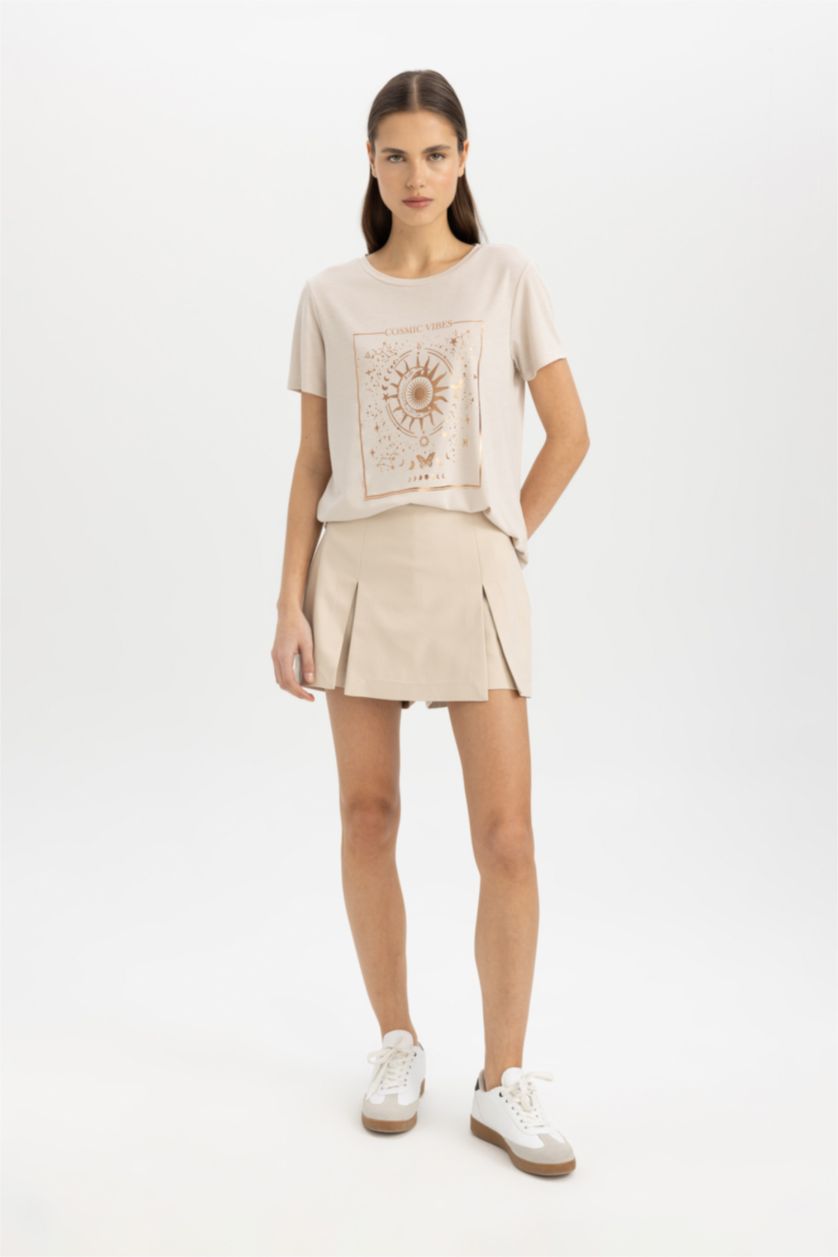 نساء بيج تيشيرت نص كم قصة مريحة برقبة مستديرة