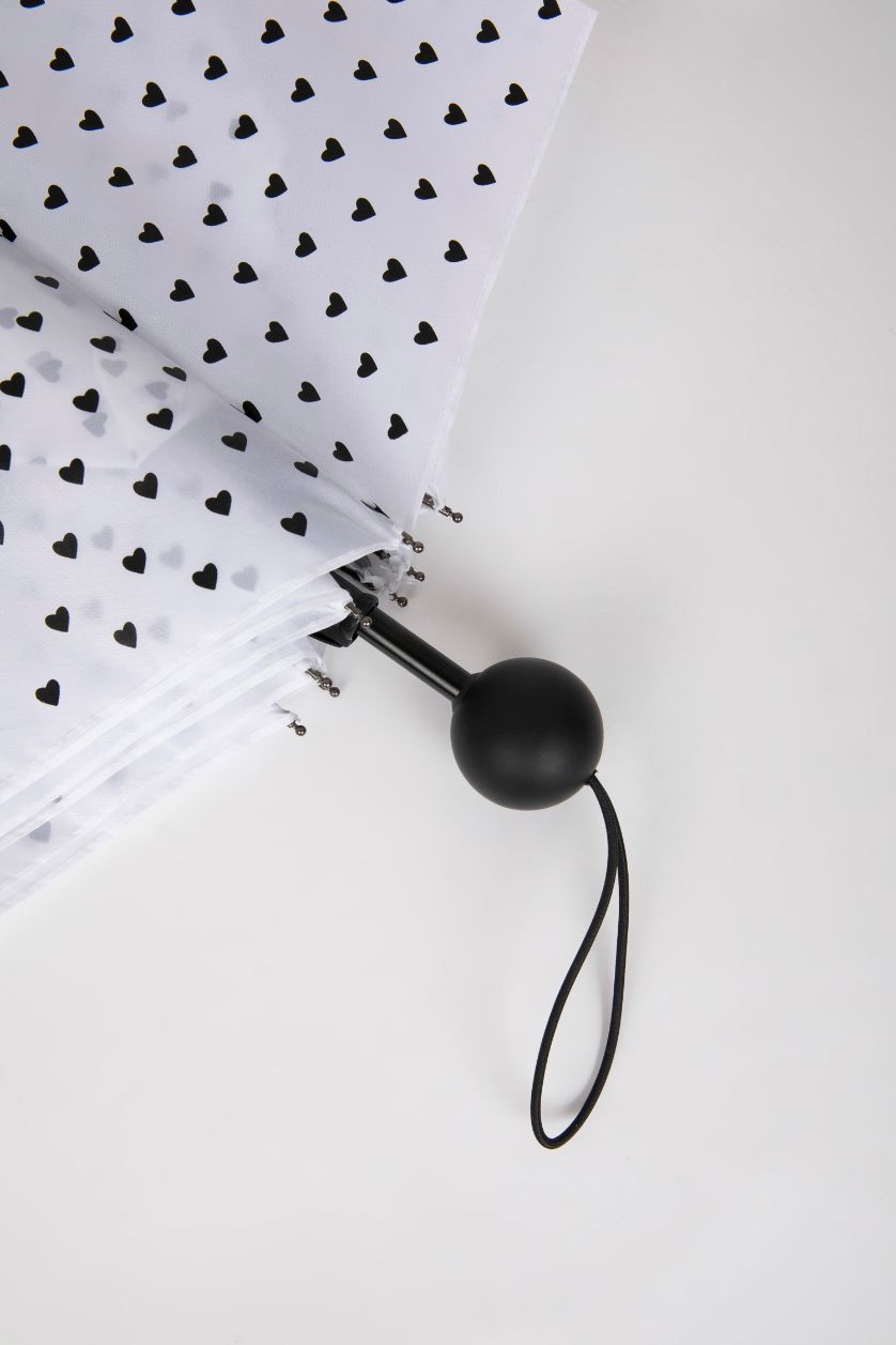 Kadın Beyaz Kadın Kalp Desenli Katlanır Şemsiye