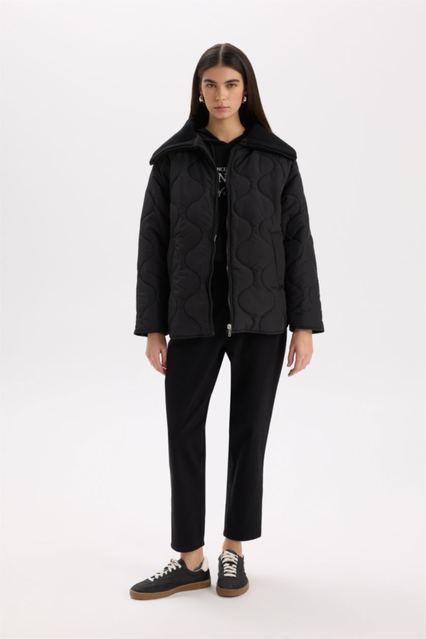 Kadın Siyah Su Geçirmez Mevsimlik Mont Kapitoneli Fermuarlı Cepli Hafif