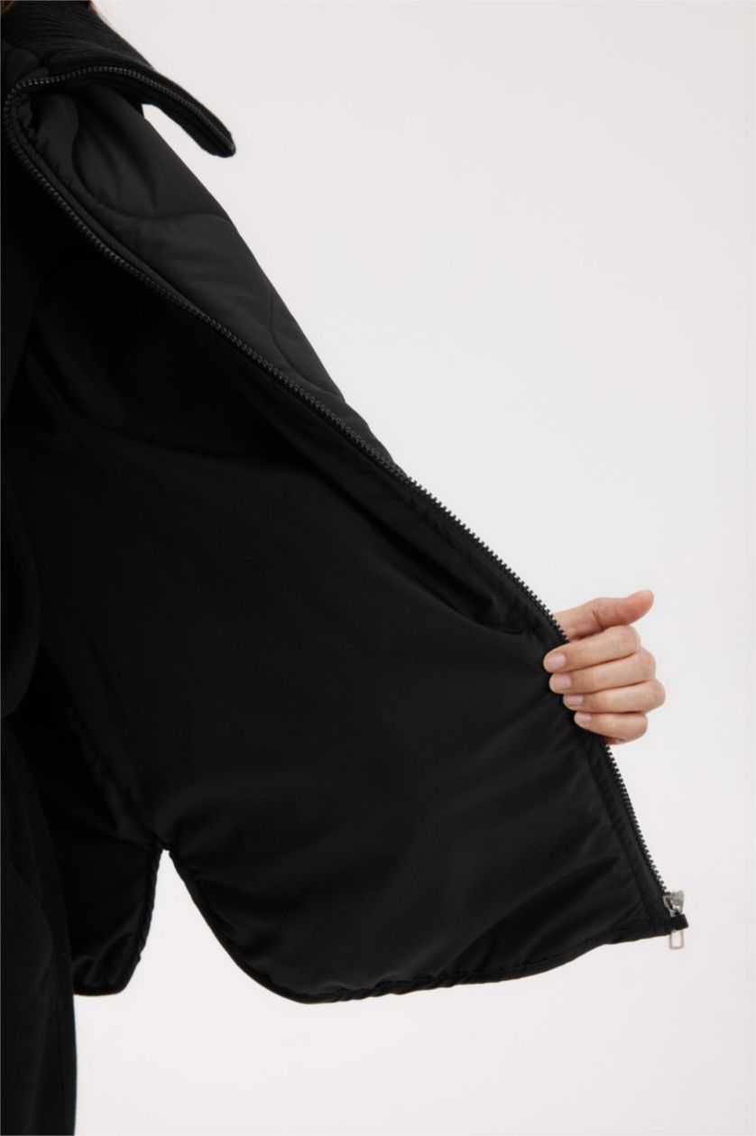 Kadın Siyah Su Geçirmez Mevsimlik Mont Kapitoneli Fermuarlı Cepli Hafif