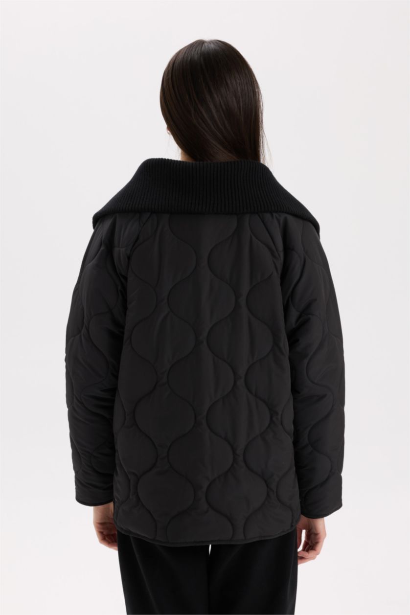 Kadın Siyah Su Geçirmez Mevsimlik Mont Kapitoneli Fermuarlı Cepli Hafif