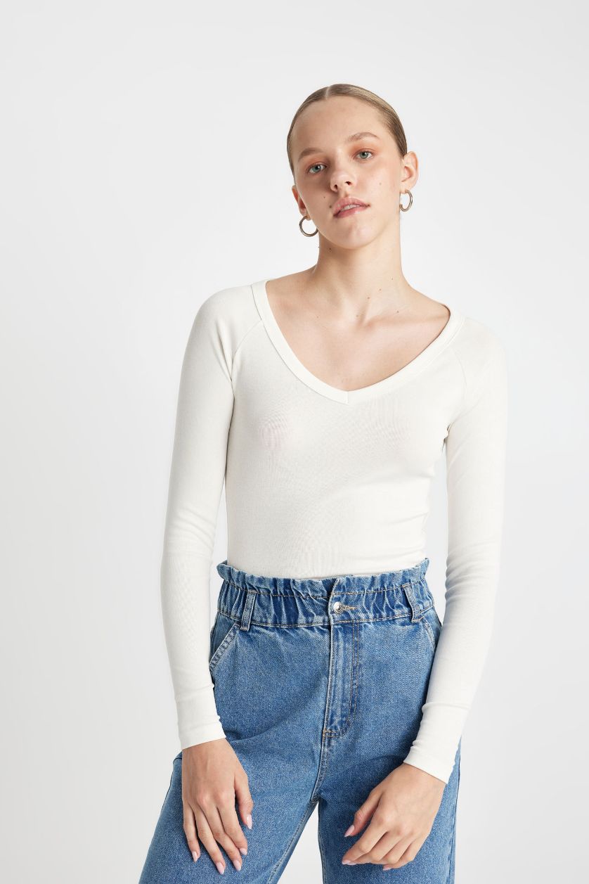 WOMAN White Fitted V Neck Ribbed Long Sleeve T-Shirt