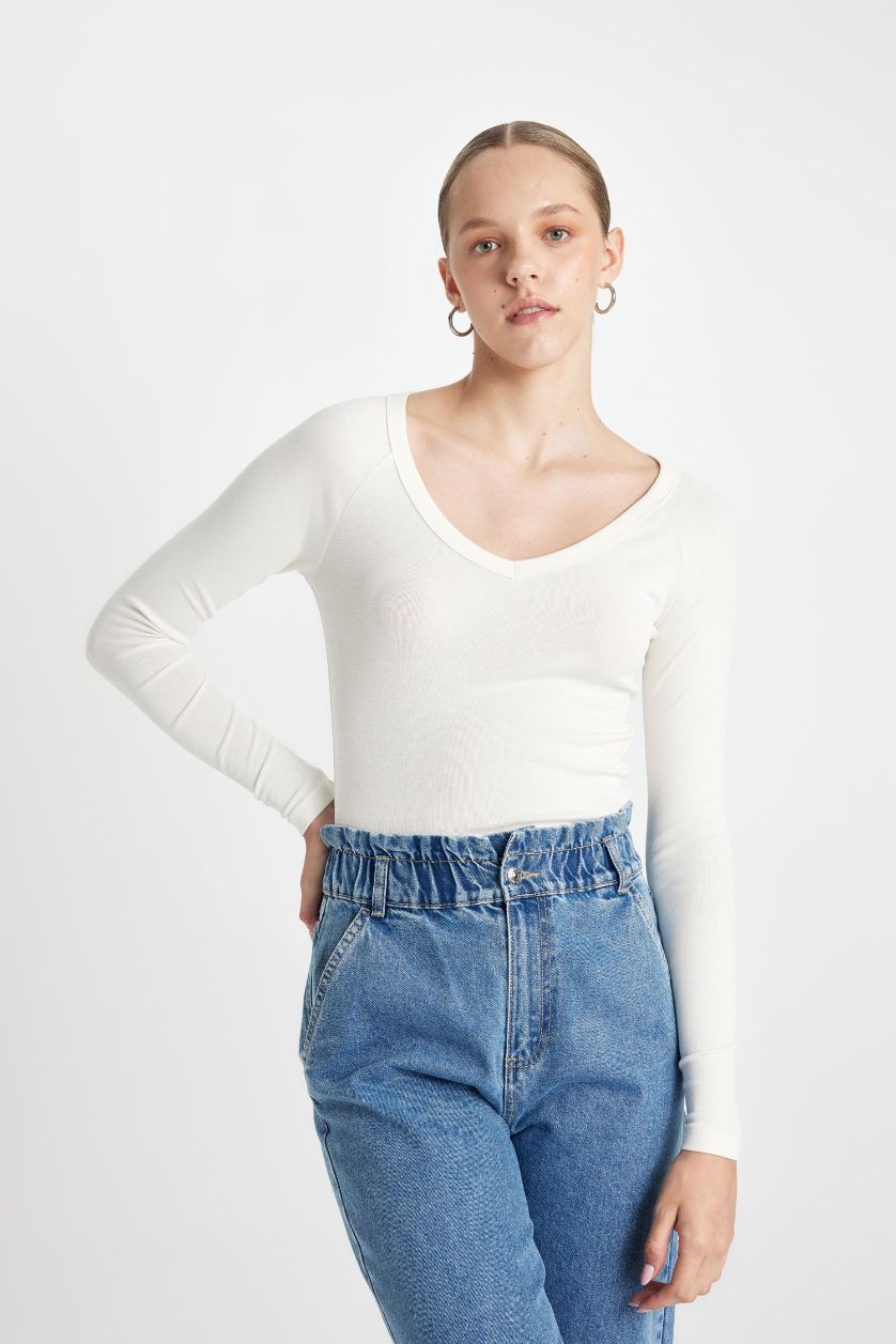 WOMAN White Fitted V Neck Ribbed Long Sleeve T-Shirt