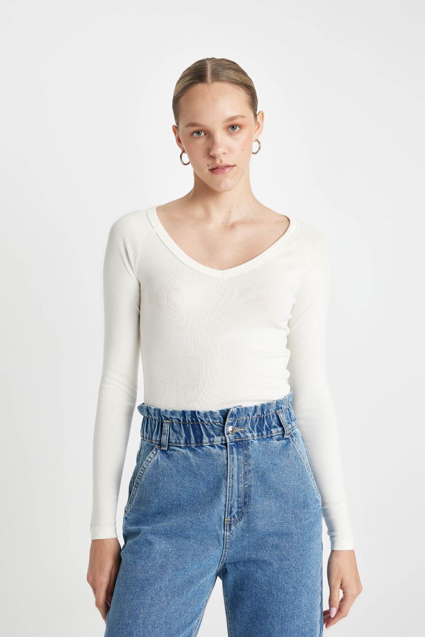 WOMAN White Fitted V Neck Ribbed Long Sleeve T-Shirt