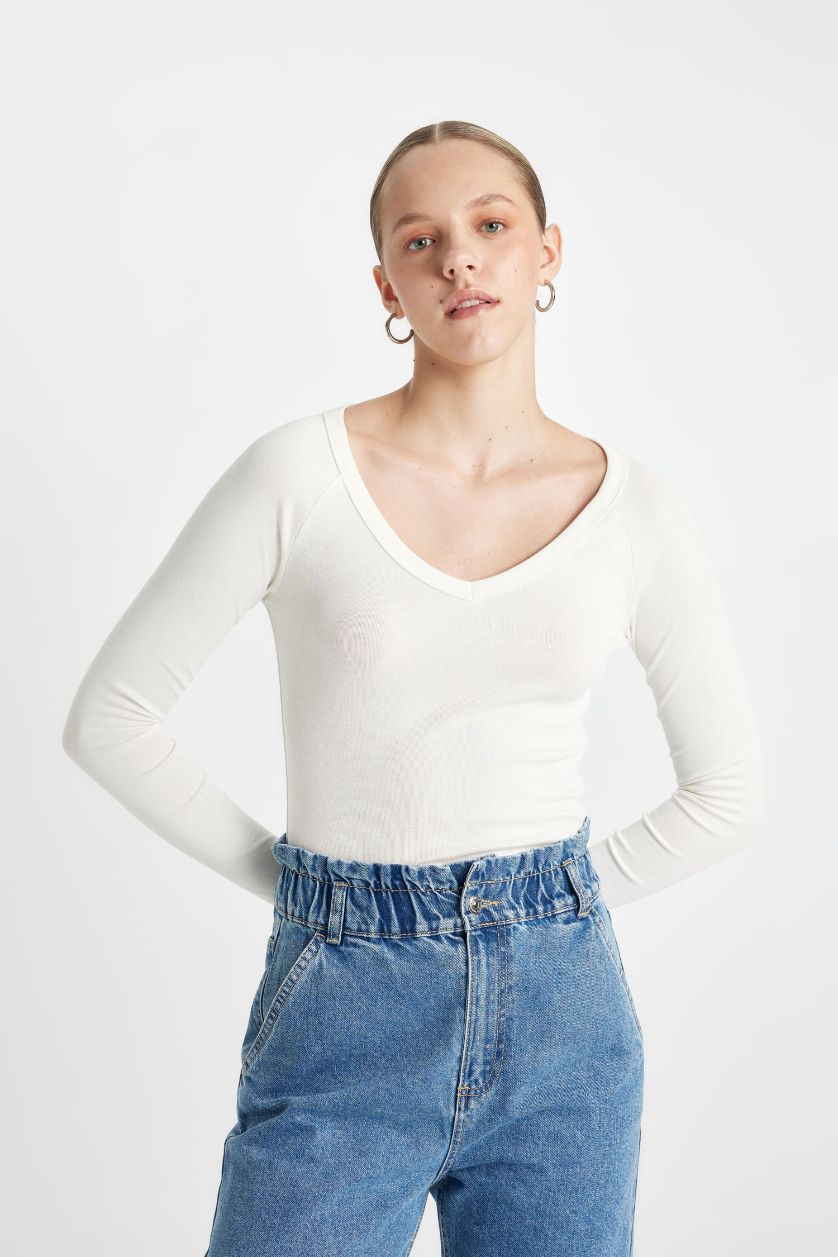 WOMAN White Fitted V Neck Ribbed Long Sleeve T-Shirt