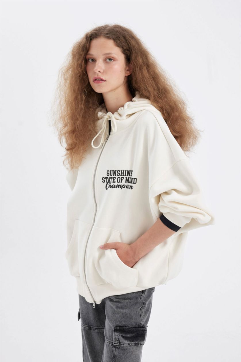 Kadın Kırık Beyaz Oversize Geniş Kalıp Kapüşonlu Sırt Baskılı Kalın Fermuarlı Sweatshirt