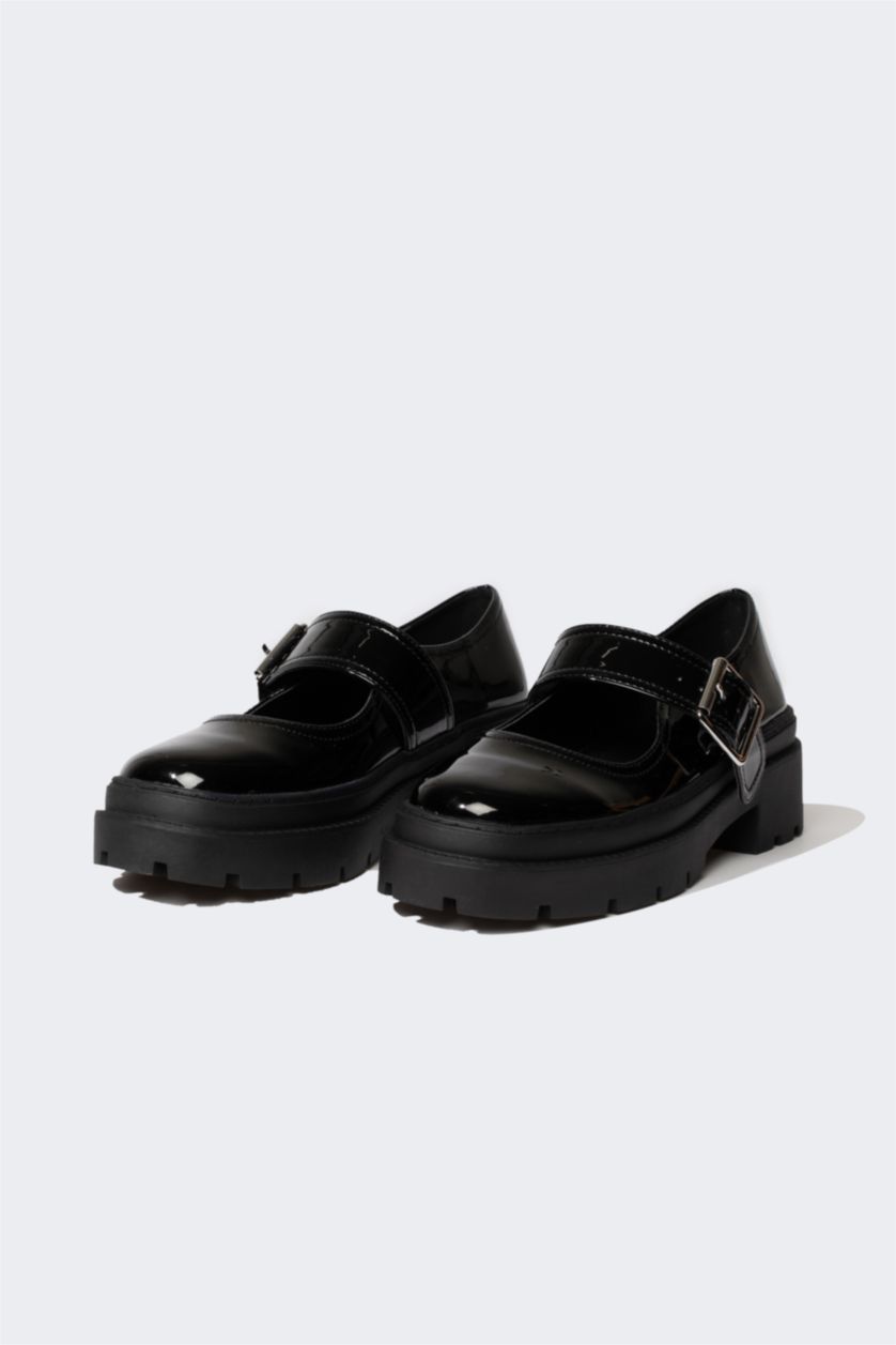 Woman Black Woman Faux Leather Thick Sole Classic Shoes