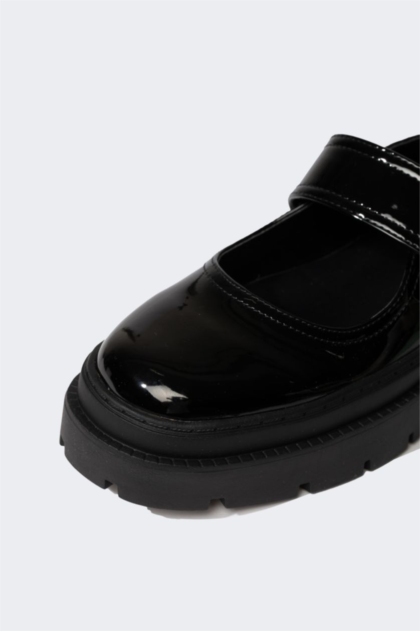 Woman Black Woman Faux Leather Thick Sole Classic Shoes