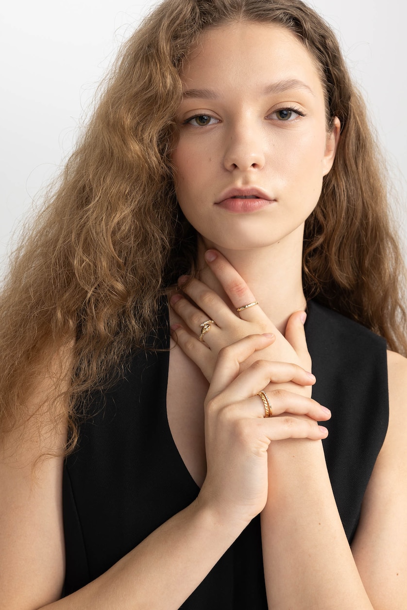 WOMAN GOLD Woman 5 Piece Gold Rings