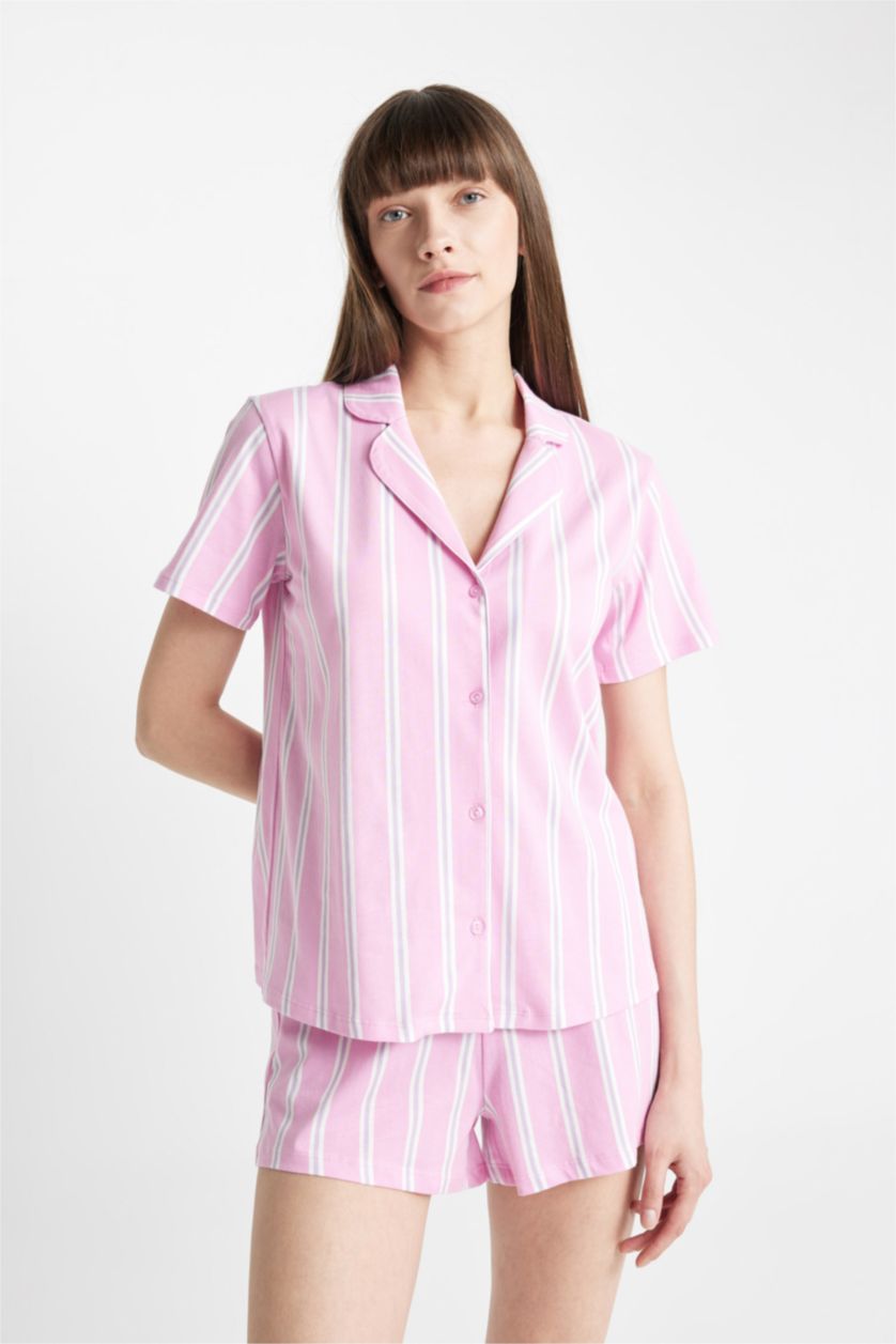 Kadın Pembe Pijama Takımı Çizgili Kısa Kollu Pijama Üstü Beli Lastikli Şortlu PijamaAltı-Fall in Love