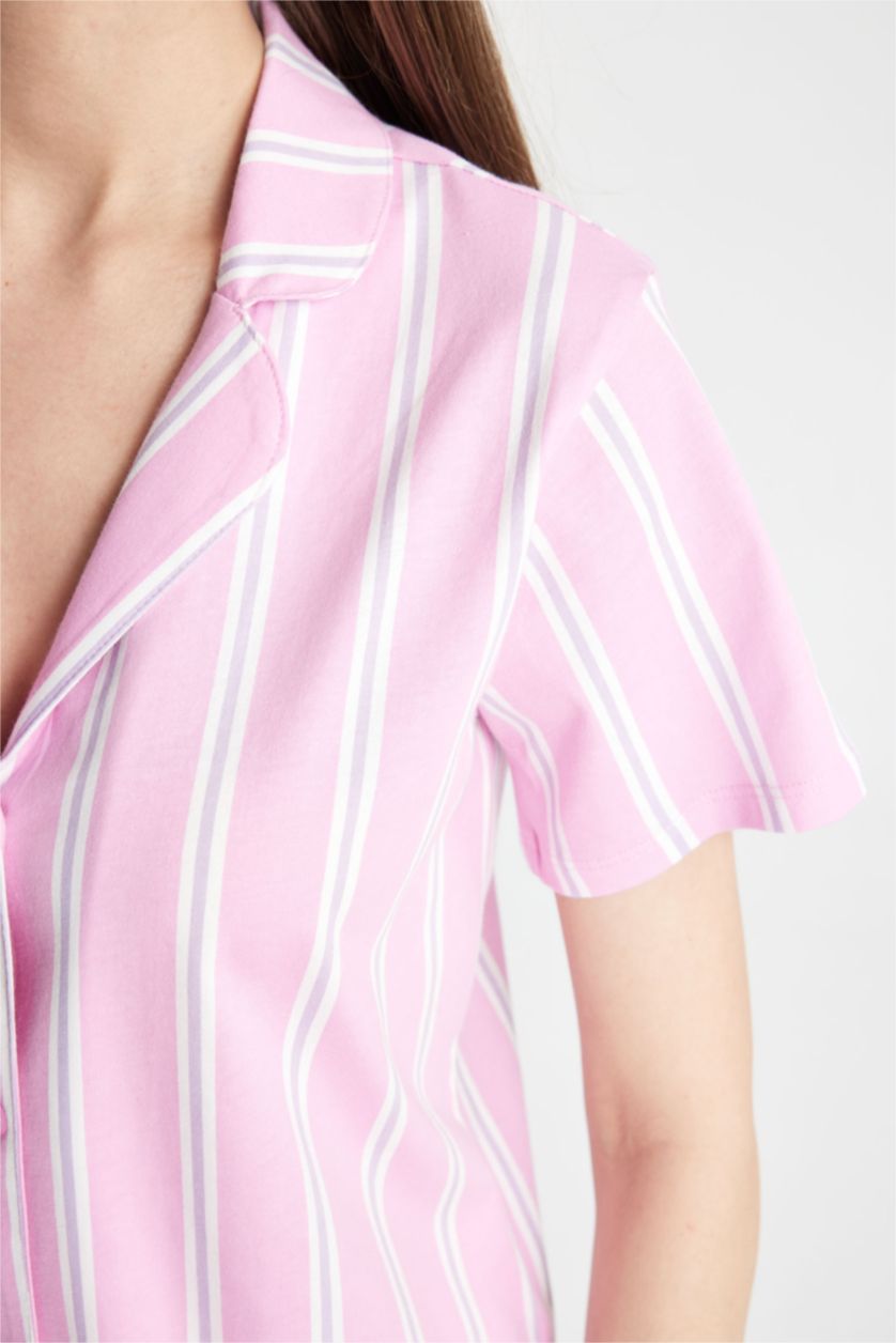 Kadın Pembe Pijama Takımı Çizgili Kısa Kollu Pijama Üstü Beli Lastikli Şortlu PijamaAltı-Fall in Love