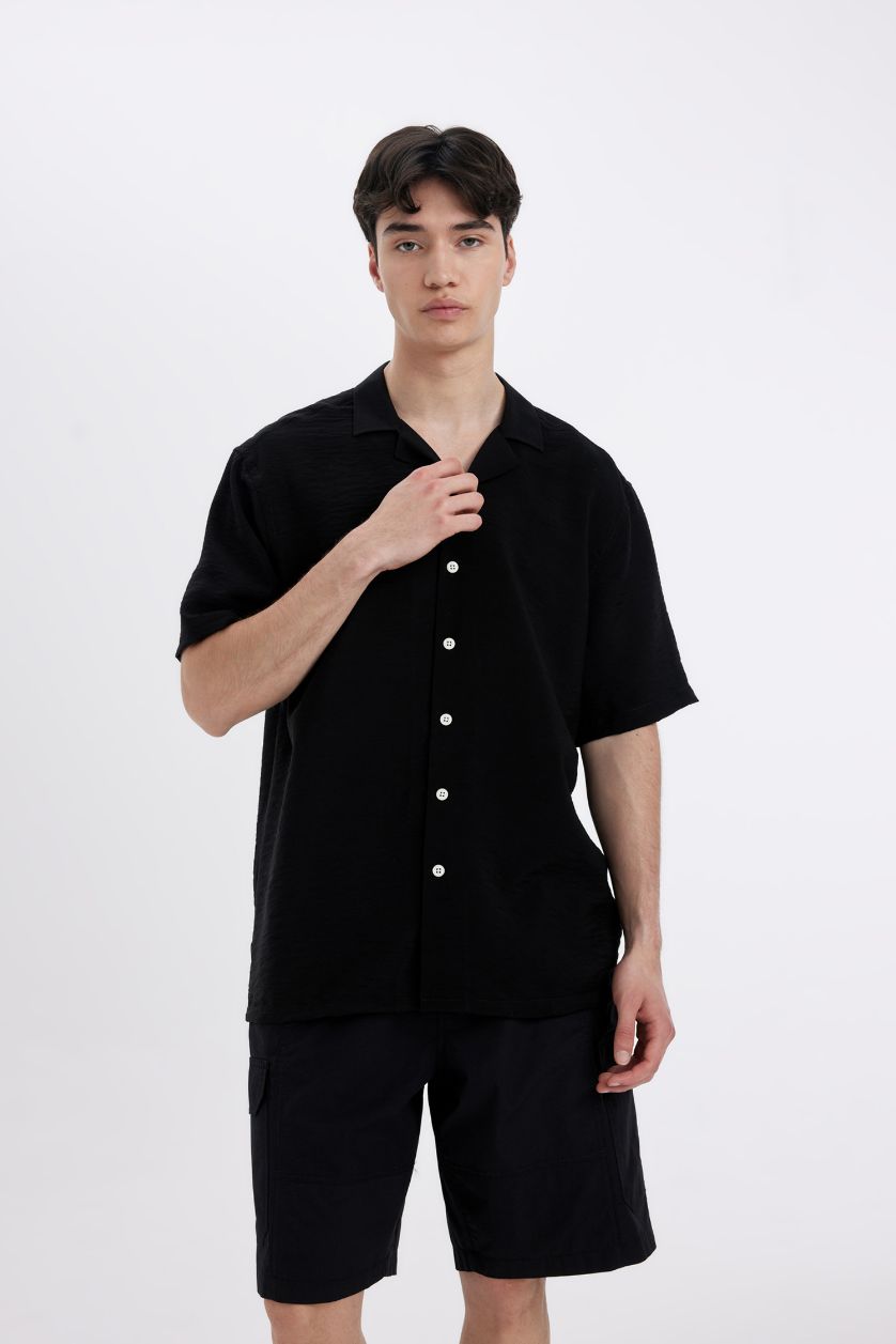 Man Black Relax Fit Polo Neck Short Sleeve Shirt