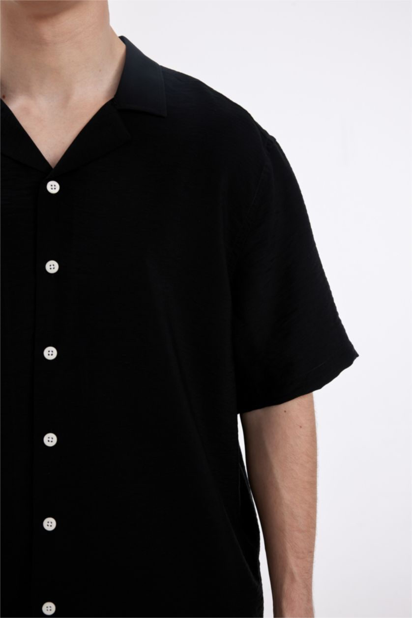 Man Black Relax Fit Polo Neck Short Sleeve Shirt