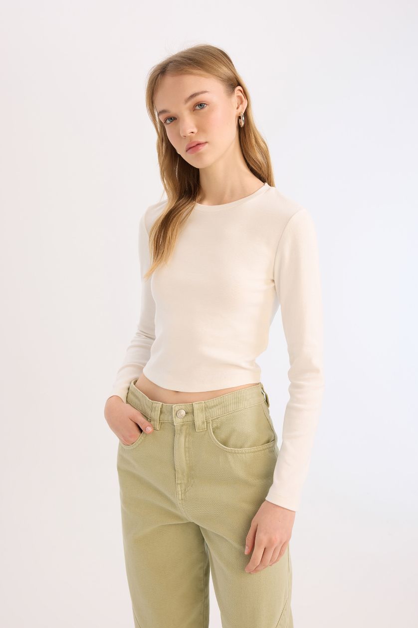 نساء اوف وايت تي شيرت كم طويل مضلع سليم فيت