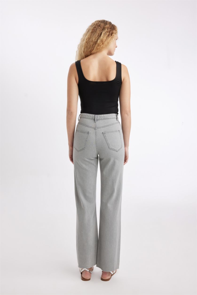 حريمي رمادي بنطلون جينز وايد ليج برجل واسع وخصر عالي وتفاصيل ممزقة