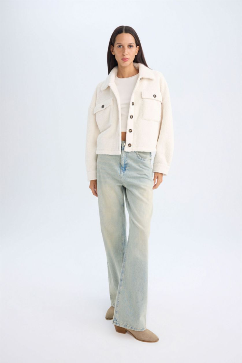 Kadın Ekru Relax Fit Polo Yaka Düğmeli Cepli Welsoft Pelüş Gömlek Ceket