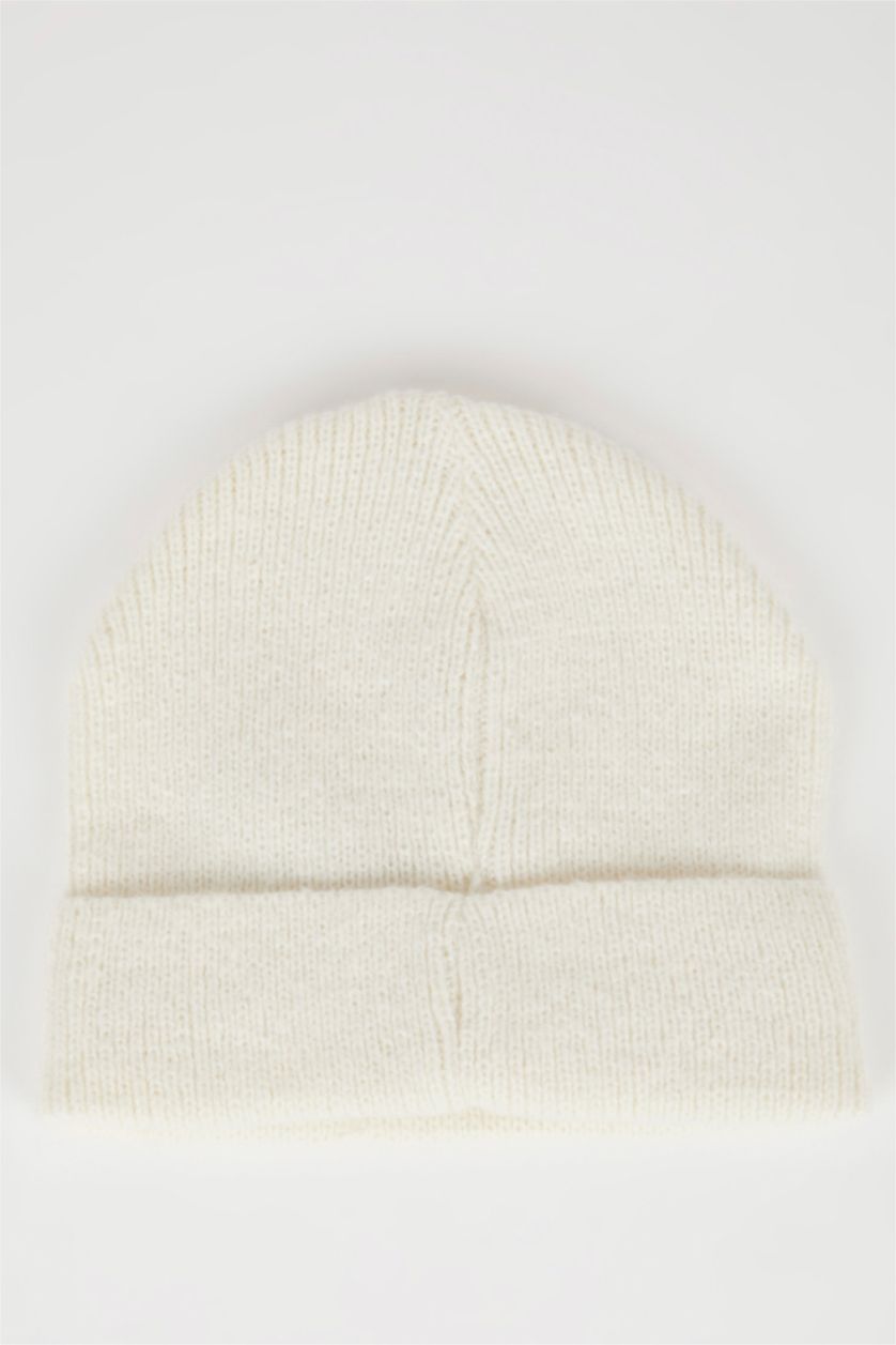 Kadın Beyaz Kadın Örgü Bere