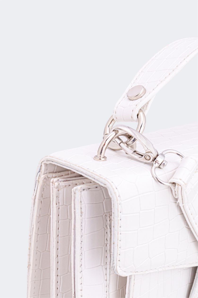 WOMAN White Woman Snakeskin Look Faux Leather Handbag