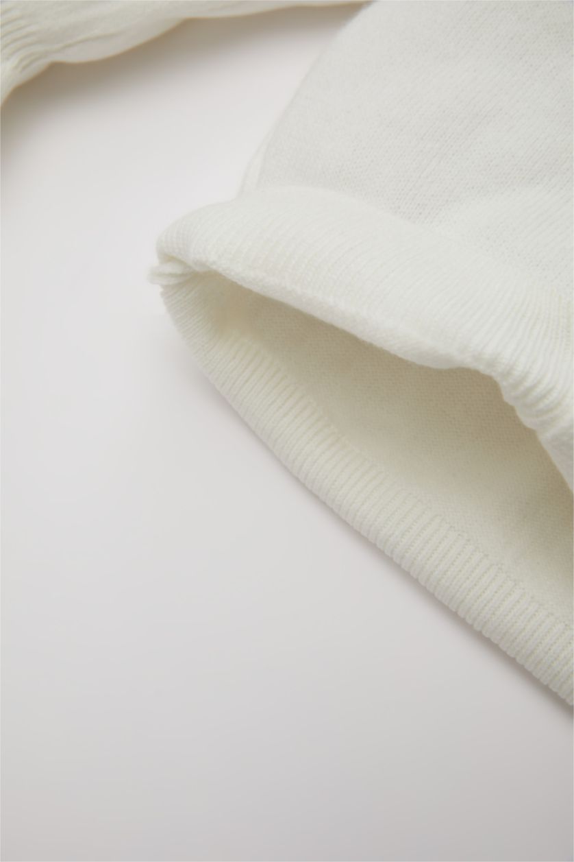 Kız Bebek Ekru Kız Bebek Bisiklet Yaka Kolları Fırfırlı Düğmeli Triko Hırka