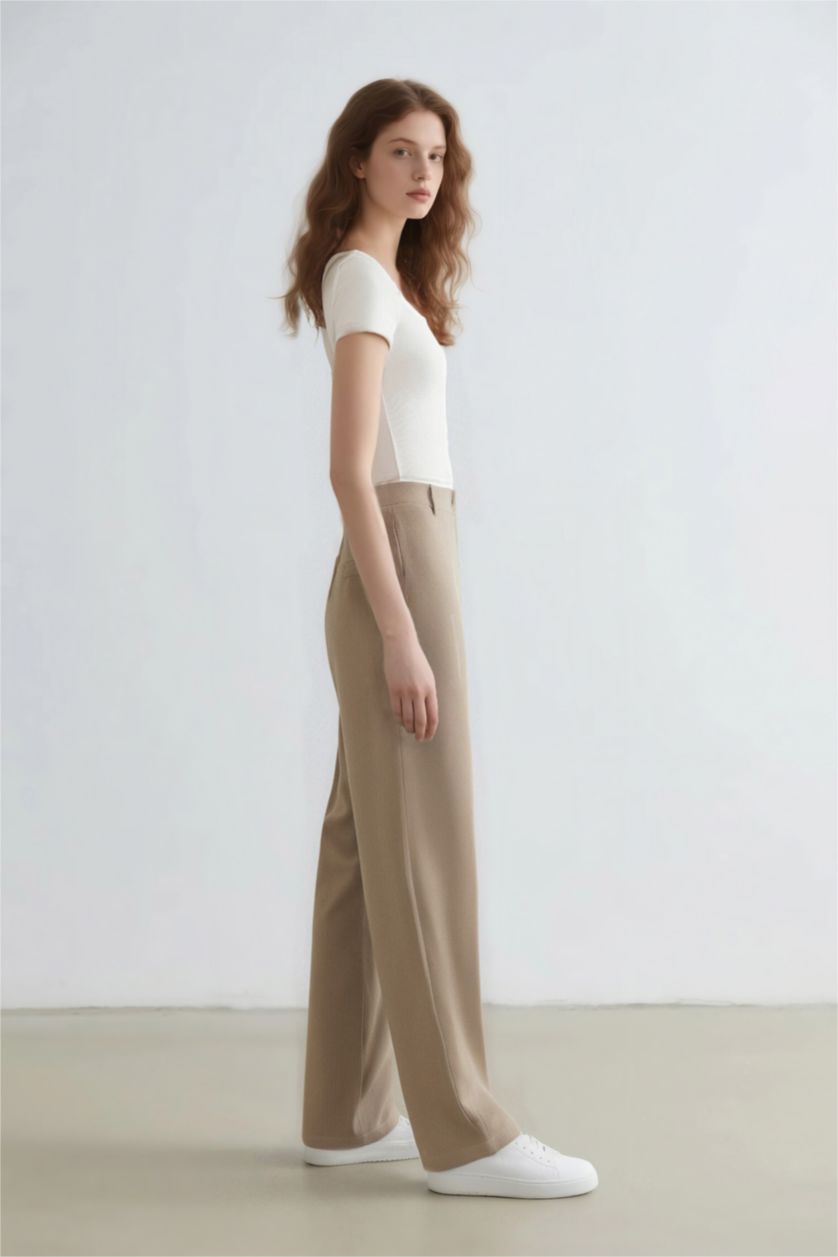 Kadın Açık Kahve Straight Fit Cepli Yüksek Bel Geniş Paça Uzun Boy Keten Karışımlı Kumaş Pantolon