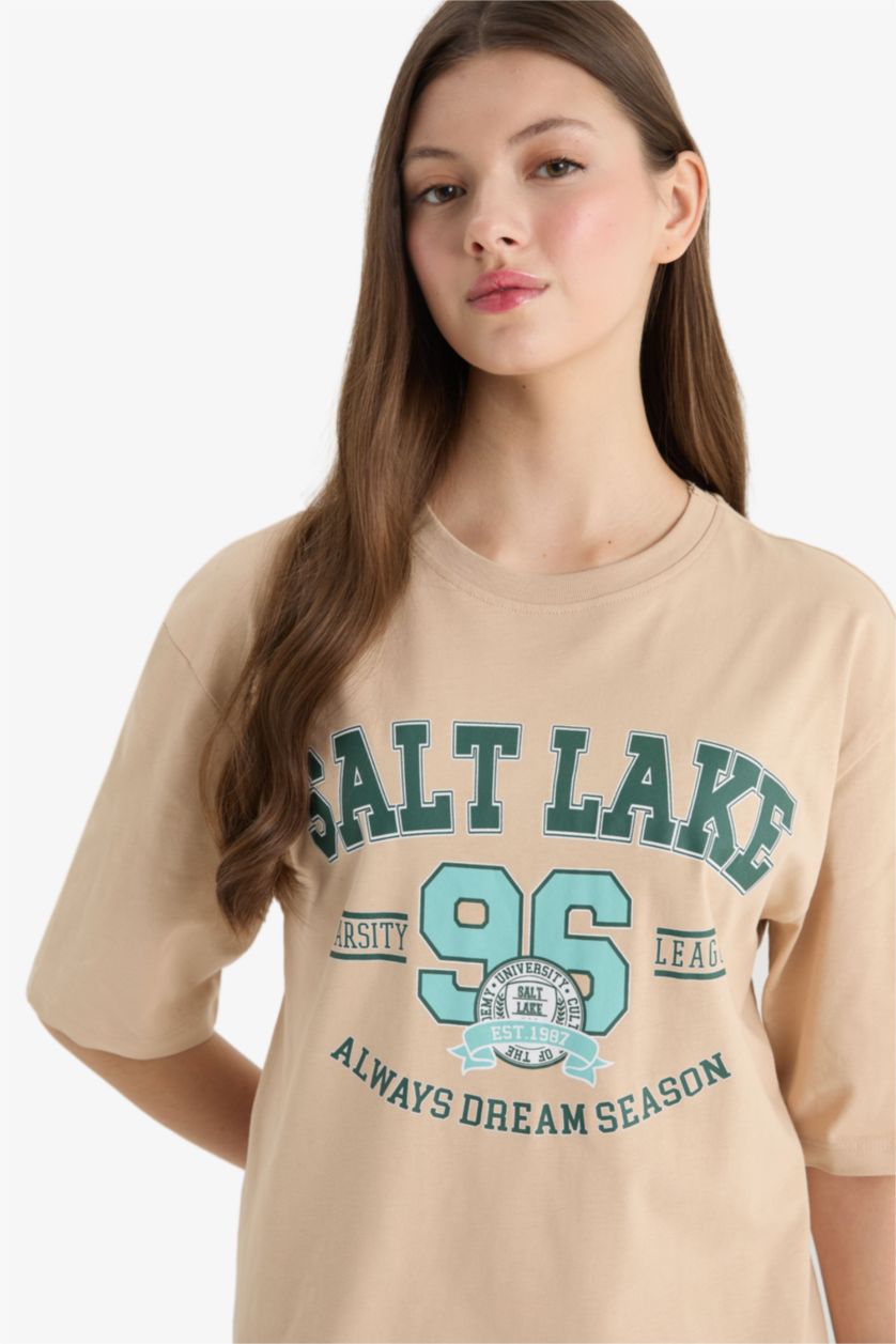 Kadın Bej Bisiklet Yaka Baskılı Penye Kısa Kollu Midi Elbise