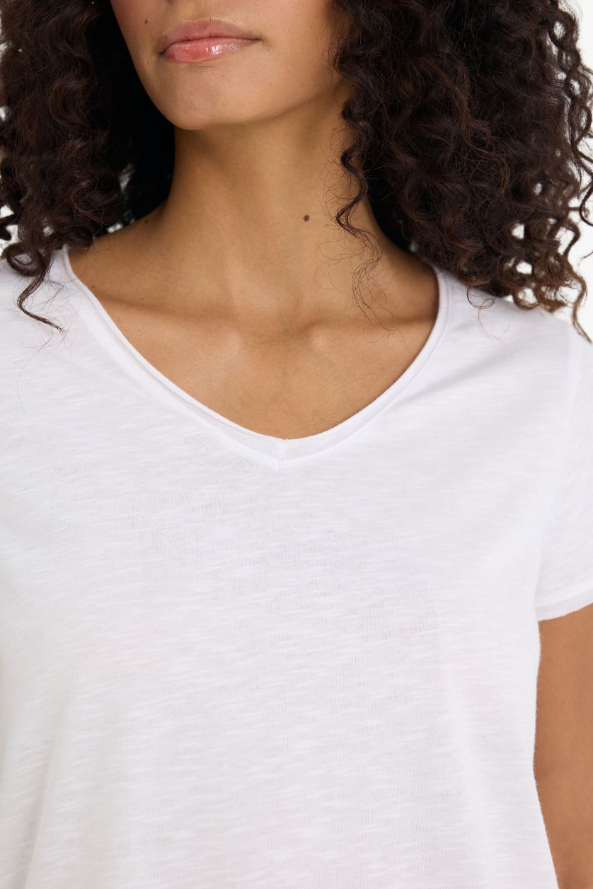 نساء أبيض Regular Fit V Neck Short Sleeve T-Shirt