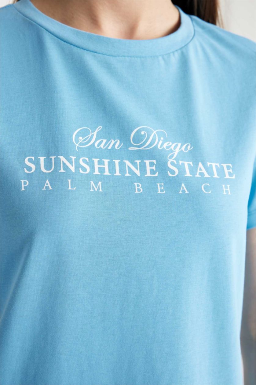 نساء أزرق تيشيرت نص كم بطبعة شعار قصة عادية برقبة مستديرة